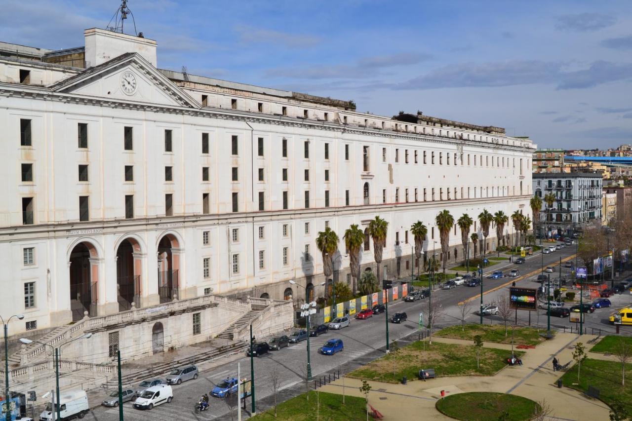 Terrazza Carlo Iii * Napels